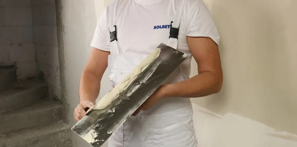 Tynk gipsowy i co dalej: kluczowe kroki do idealnego wykończenia