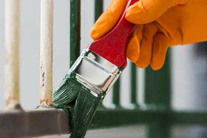 Czym malować barierki na balkonie, aby uniknąć szybkiej korozji?