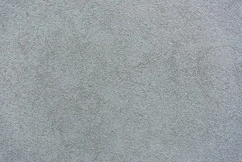 Jak malować tynki cementowo-wapienne, aby uniknąć najczęstszych błędów